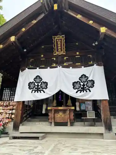札幌諏訪神社の{uncategorized: "未分類", other: "その他", undefined: "問題あり", building: "その他建物", grave: "お墓", sacred_gate: "鳥居", guardian: "狛犬", statue: "像", buddha: "仏像", history: "歴史", nature: "自然", garden: "庭園", animal: "動物", pagoda: "塔", temizu: "手水舎", mountain_gate: "山門・神門", sanctuary: "本殿・本堂", subordinate: "末社・摂社", art: "芸術", scenery: "景色", jizo: "地蔵", ema: "絵馬", goshuin: "御朱印", omikuji: "おみくじ", items: "授与品その他", amulet: "お守り", goshuincho: "御朱印帳", eats: "食事", festival: "お祭り", votive_dance: "神楽", shichigosan: "七五三参", wedding: "結婚式", experience: "体験その他", initially: "初詣", around: "周辺", anti_infection: "感染症対策"}