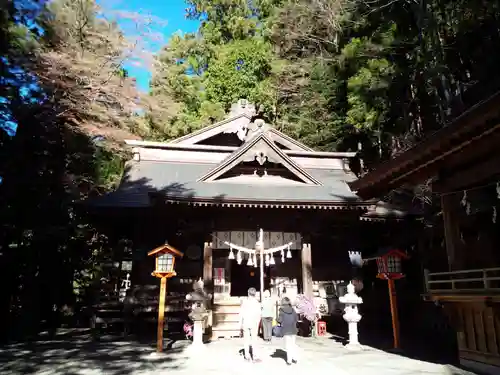 新倉富士浅間神社の本殿