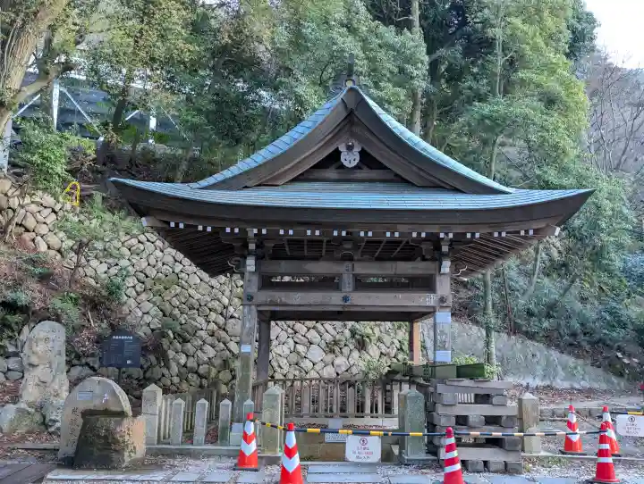 有馬天神社の{uncategorized: "未分類", other: "その他", undefined: "問題あり", building: "その他建物", grave: "お墓", sacred_gate: "鳥居", guardian: "狛犬", statue: "像", buddha: "仏像", history: "歴史", nature: "自然", garden: "庭園", animal: "動物", pagoda: "塔", temizu: "手水舎", mountain_gate: "山門・神門", sanctuary: "本殿・本堂", subordinate: "末社・摂社", art: "芸術", scenery: "景色", jizo: "地蔵", ema: "絵馬", goshuin: "御朱印", omikuji: "おみくじ", items: "授与品その他", amulet: "お守り", goshuincho: "御朱印帳", eats: "食事", festival: "お祭り", votive_dance: "神楽", shichigosan: "七五三参", wedding: "結婚式", experience: "体験その他", initially: "初詣", around: "周辺", anti_infection: "感染症対策"}