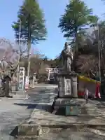 南湖神社の像