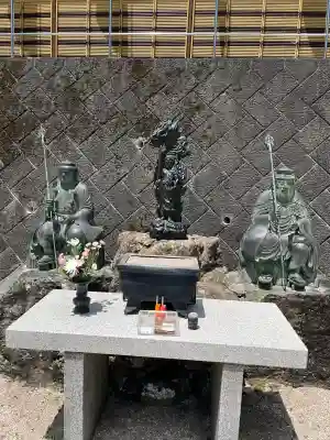 淨心院の{uncategorized: "未分類", other: "その他", undefined: "問題あり", building: "その他建物", grave: "お墓", sacred_gate: "鳥居", guardian: "狛犬", statue: "像", buddha: "仏像", history: "歴史", nature: "自然", garden: "庭園", animal: "動物", pagoda: "塔", temizu: "手水舎", mountain_gate: "山門・神門", sanctuary: "本殿・本堂", subordinate: "末社・摂社", art: "芸術", scenery: "景色", jizo: "地蔵", ema: "絵馬", goshuin: "御朱印", omikuji: "おみくじ", items: "授与品その他", amulet: "お守り", goshuincho: "御朱印帳", eats: "食事", festival: "お祭り", votive_dance: "神楽", shichigosan: "七五三参", wedding: "結婚式", experience: "体験その他", initially: "初詣", around: "周辺", anti_infection: "感染症対策"}