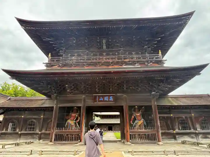 瑞龍寺の{uncategorized: "未分類", other: "その他", undefined: "問題あり", building: "その他建物", grave: "お墓", sacred_gate: "鳥居", guardian: "狛犬", statue: "像", buddha: "仏像", history: "歴史", nature: "自然", garden: "庭園", animal: "動物", pagoda: "塔", temizu: "手水舎", mountain_gate: "山門・神門", sanctuary: "本殿・本堂", subordinate: "末社・摂社", art: "芸術", scenery: "景色", jizo: "地蔵", ema: "絵馬", goshuin: "御朱印", omikuji: "おみくじ", items: "授与品その他", amulet: "お守り", goshuincho: "御朱印帳", eats: "食事", festival: "お祭り", votive_dance: "神楽", shichigosan: "七五三参", wedding: "結婚式", experience: "体験その他", initially: "初詣", around: "周辺", anti_infection: "感染症対策"}