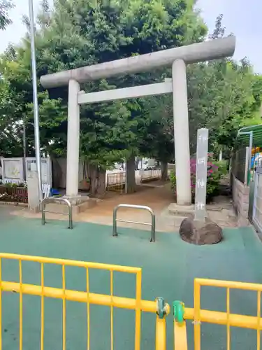 神明神社 (飯山満町)の鳥居