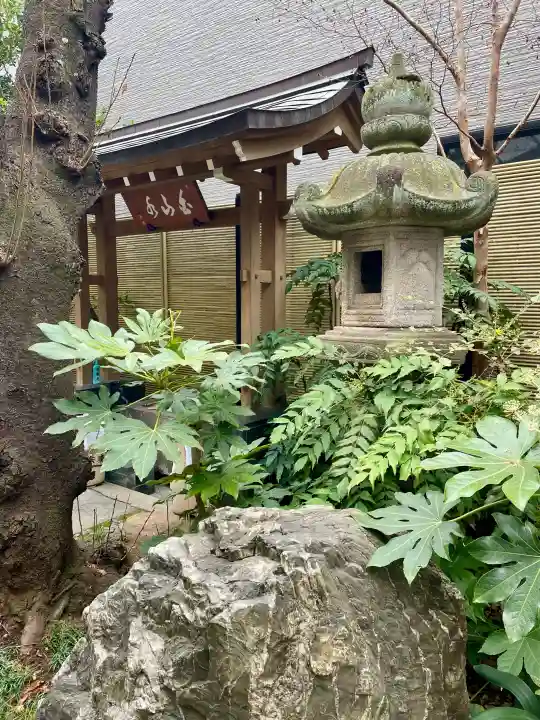 宗慶寺の{uncategorized: "未分類", other: "その他", undefined: "問題あり", building: "その他建物", grave: "お墓", sacred_gate: "鳥居", guardian: "狛犬", statue: "像", buddha: "仏像", history: "歴史", nature: "自然", garden: "庭園", animal: "動物", pagoda: "塔", temizu: "手水舎", mountain_gate: "山門・神門", sanctuary: "本殿・本堂", subordinate: "末社・摂社", art: "芸術", scenery: "景色", jizo: "地蔵", ema: "絵馬", goshuin: "御朱印", omikuji: "おみくじ", items: "授与品その他", amulet: "お守り", goshuincho: "御朱印帳", eats: "食事", festival: "お祭り", votive_dance: "神楽", shichigosan: "七五三参", wedding: "結婚式", experience: "体験その他", initially: "初詣", around: "周辺", anti_infection: "感染症対策"}