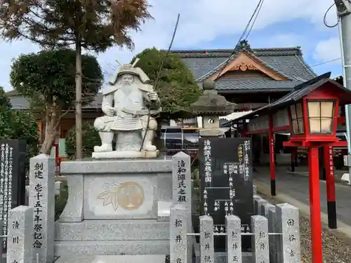 總社 和田八幡宮の像