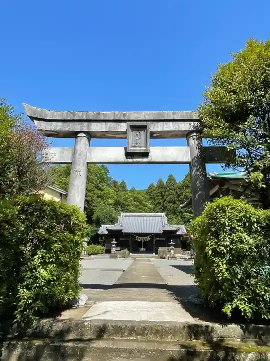 氷川神社の{uncategorized: "未分類", other: "その他", undefined: "問題あり", building: "その他建物", grave: "お墓", sacred_gate: "鳥居", guardian: "狛犬", statue: "像", buddha: "仏像", history: "歴史", nature: "自然", garden: "庭園", animal: "動物", pagoda: "塔", temizu: "手水舎", mountain_gate: "山門・神門", sanctuary: "本殿・本堂", subordinate: "末社・摂社", art: "芸術", scenery: "景色", jizo: "地蔵", ema: "絵馬", goshuin: "御朱印", omikuji: "おみくじ", items: "授与品その他", amulet: "お守り", goshuincho: "御朱印帳", eats: "食事", festival: "お祭り", votive_dance: "神楽", shichigosan: "七五三参", wedding: "結婚式", experience: "体験その他", initially: "初詣", around: "周辺", anti_infection: "感染症対策"}