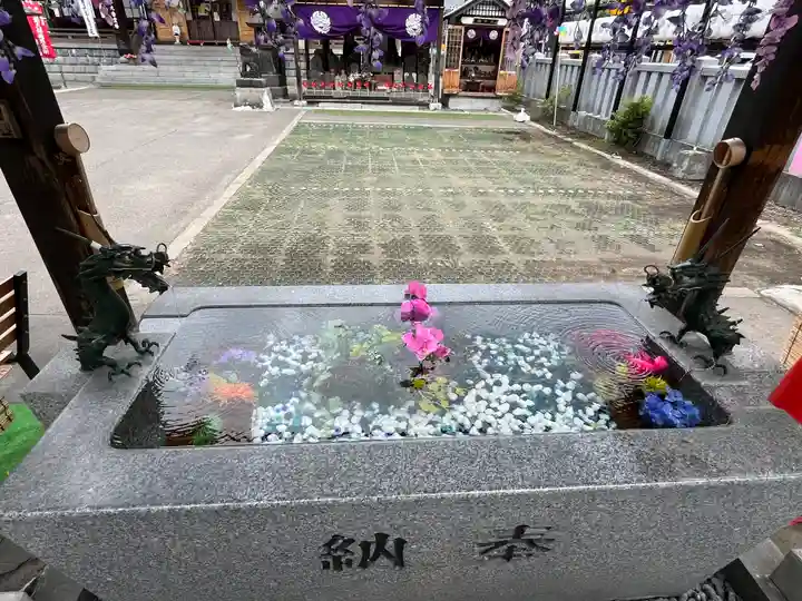 成田山札幌別院新栄寺の手水舎