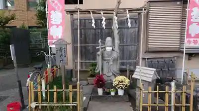 元宿神社の像