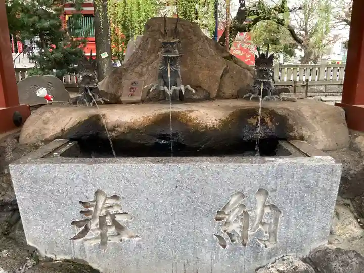 浅草神社の手水舎