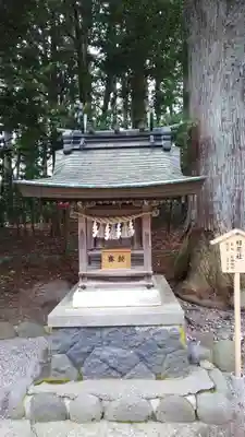 雄山神社前立社壇の末社・摂社