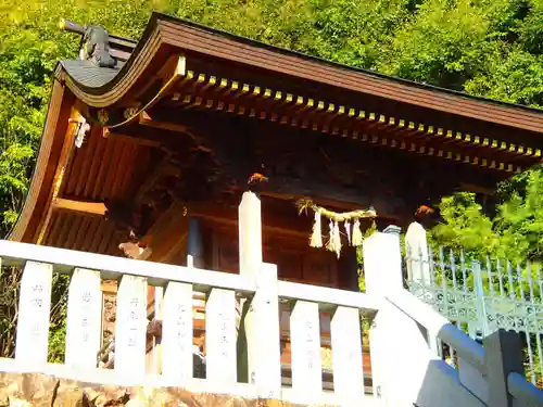 伊波乃西神社の本殿