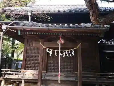 雪塚稲荷神社の本殿