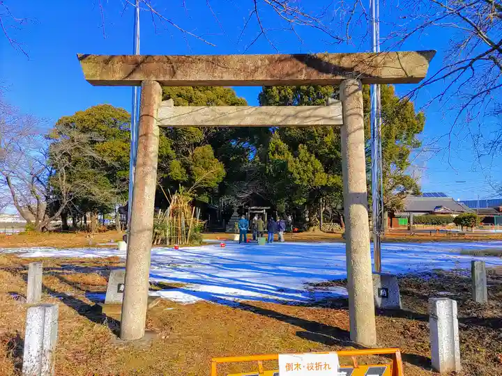 神明社荒神社(萩原町串作)の鳥居