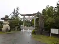 越中一宮 髙瀬神社の{uncategorized: "未分類", other: "その他", undefined: "問題あり", building: "その他建物", grave: "お墓", sacred_gate: "鳥居", guardian: "狛犬", statue: "像", buddha: "仏像", history: "歴史", nature: "自然", garden: "庭園", animal: "動物", pagoda: "塔", temizu: "手水舎", mountain_gate: "山門・神門", sanctuary: "本殿・本堂", subordinate: "末社・摂社", art: "芸術", scenery: "景色", jizo: "地蔵", ema: "絵馬", goshuin: "御朱印", omikuji: "おみくじ", items: "授与品その他", amulet: "お守り", goshuincho: "御朱印帳", eats: "食事", festival: "お祭り", votive_dance: "神楽", shichigosan: "七五三参", wedding: "結婚式", experience: "体験その他", initially: "初詣", around: "周辺", anti_infection: "感染症対策"}