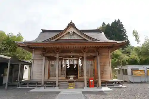 白根三吉神社の本殿・本堂