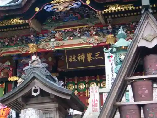 三峯神社の本殿