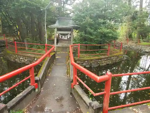 安房神社の末社