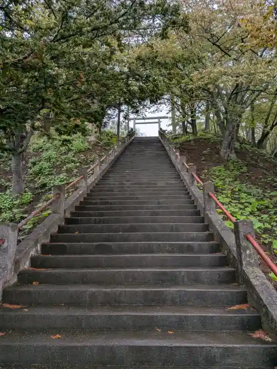 厚岸神社の{uncategorized: "未分類", other: "その他", undefined: "問題あり", building: "その他建物", grave: "お墓", sacred_gate: "鳥居", guardian: "狛犬", statue: "像", buddha: "仏像", history: "歴史", nature: "自然", garden: "庭園", animal: "動物", pagoda: "塔", temizu: "手水舎", mountain_gate: "山門・神門", sanctuary: "本殿・本堂", subordinate: "末社・摂社", art: "芸術", scenery: "景色", jizo: "地蔵", ema: "絵馬", goshuin: "御朱印", omikuji: "おみくじ", items: "授与品その他", amulet: "お守り", goshuincho: "御朱印帳", eats: "食事", festival: "お祭り", votive_dance: "神楽", shichigosan: "七五三参", wedding: "結婚式", experience: "体験その他", initially: "初詣", around: "周辺", anti_infection: "感染症対策"}