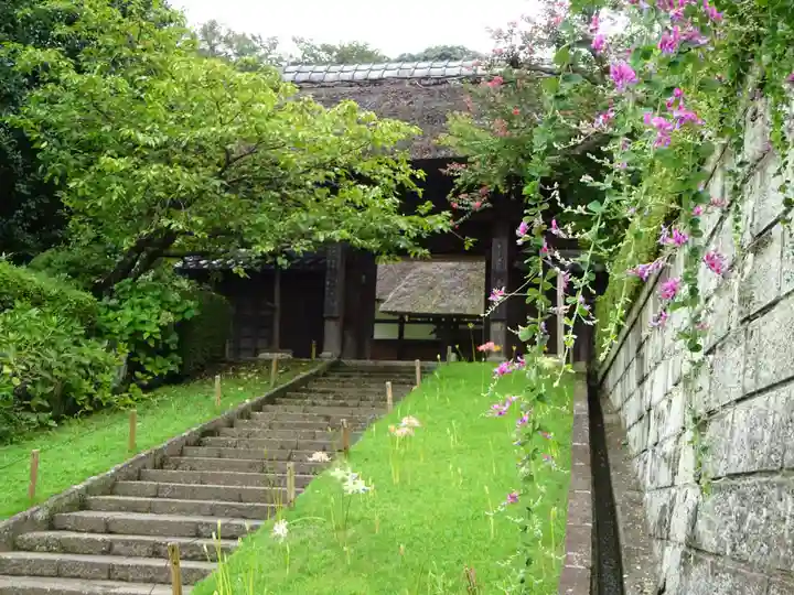 横浜 西方寺の山門・神門