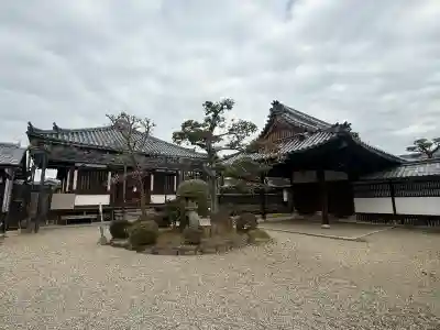 中宮寺の{uncategorized: "未分類", other: "その他", undefined: "問題あり", building: "その他建物", grave: "お墓", sacred_gate: "鳥居", guardian: "狛犬", statue: "像", buddha: "仏像", history: "歴史", nature: "自然", garden: "庭園", animal: "動物", pagoda: "塔", temizu: "手水舎", mountain_gate: "山門・神門", sanctuary: "本殿・本堂", subordinate: "末社・摂社", art: "芸術", scenery: "景色", jizo: "地蔵", ema: "絵馬", goshuin: "御朱印", omikuji: "おみくじ", items: "授与品その他", amulet: "お守り", goshuincho: "御朱印帳", eats: "食事", festival: "お祭り", votive_dance: "神楽", shichigosan: "七五三参", wedding: "結婚式", experience: "体験その他", initially: "初詣", around: "周辺", anti_infection: "感染症対策"}