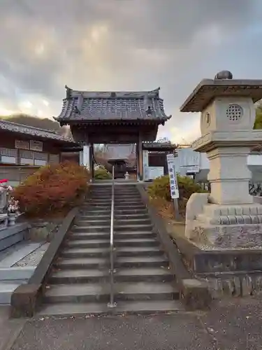 長泉寺の山門