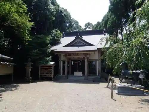 母智丘神社の本殿・本堂