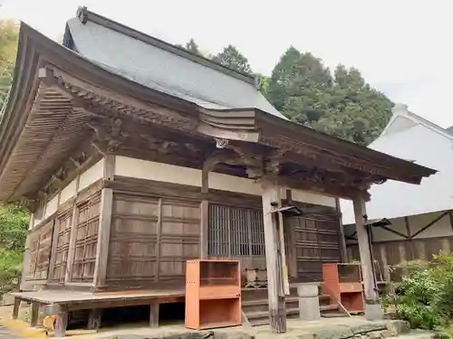 安樂寺の本殿・本堂