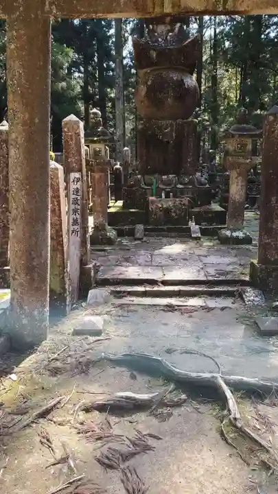 高野山金剛峯寺奥の院(和歌山県)