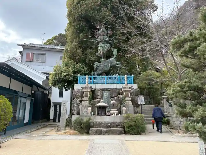 妙光院の{uncategorized: "未分類", other: "その他", undefined: "問題あり", building: "その他建物", grave: "お墓", sacred_gate: "鳥居", guardian: "狛犬", statue: "像", buddha: "仏像", history: "歴史", nature: "自然", garden: "庭園", animal: "動物", pagoda: "塔", temizu: "手水舎", mountain_gate: "山門・神門", sanctuary: "本殿・本堂", subordinate: "末社・摂社", art: "芸術", scenery: "景色", jizo: "地蔵", ema: "絵馬", goshuin: "御朱印", omikuji: "おみくじ", items: "授与品その他", amulet: "お守り", goshuincho: "御朱印帳", eats: "食事", festival: "お祭り", votive_dance: "神楽", shichigosan: "七五三参", wedding: "結婚式", experience: "体験その他", initially: "初詣", around: "周辺", anti_infection: "感染症対策"}