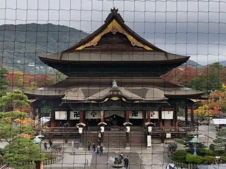 善光寺の本殿・本堂