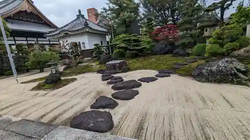 養泉寺の庭園