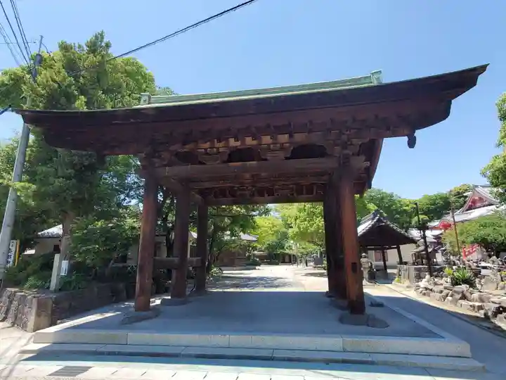 甚目寺の山門・神門