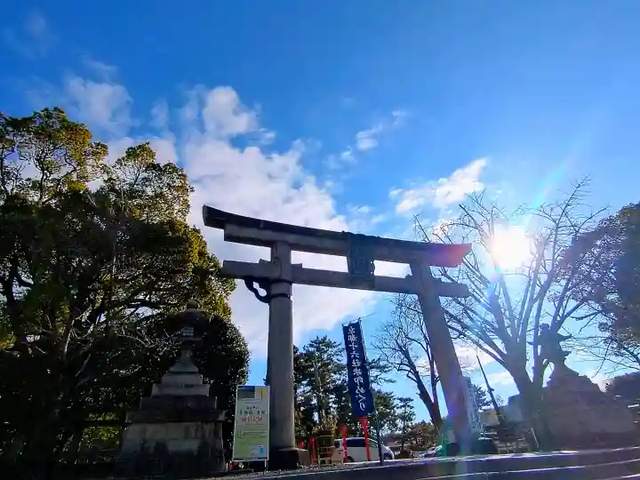 豊国神社の{uncategorized: "未分類", other: "その他", undefined: "問題あり", building: "その他建物", grave: "お墓", sacred_gate: "鳥居", guardian: "狛犬", statue: "像", buddha: "仏像", history: "歴史", nature: "自然", garden: "庭園", animal: "動物", pagoda: "塔", temizu: "手水舎", mountain_gate: "山門・神門", sanctuary: "本殿・本堂", subordinate: "末社・摂社", art: "芸術", scenery: "景色", jizo: "地蔵", ema: "絵馬", goshuin: "御朱印", omikuji: "おみくじ", items: "授与品その他", amulet: "お守り", goshuincho: "御朱印帳", eats: "食事", festival: "お祭り", votive_dance: "神楽", shichigosan: "七五三参", wedding: "結婚式", experience: "体験その他", initially: "初詣", around: "周辺", anti_infection: "感染症対策"}