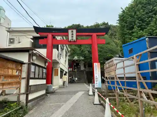 元町厳島神社の{uncategorized: "未分類", other: "その他", undefined: "問題あり", building: "その他建物", grave: "お墓", sacred_gate: "鳥居", guardian: "狛犬", statue: "像", buddha: "仏像", history: "歴史", nature: "自然", garden: "庭園", animal: "動物", pagoda: "塔", temizu: "手水舎", mountain_gate: "山門・神門", sanctuary: "本殿・本堂", subordinate: "末社・摂社", art: "芸術", scenery: "景色", jizo: "地蔵", ema: "絵馬", goshuin: "御朱印", omikuji: "おみくじ", items: "授与品その他", amulet: "お守り", goshuincho: "御朱印帳", eats: "食事", festival: "お祭り", votive_dance: "神楽", shichigosan: "七五三参", wedding: "結婚式", experience: "体験その他", initially: "初詣", around: "周辺", anti_infection: "感染症対策"}