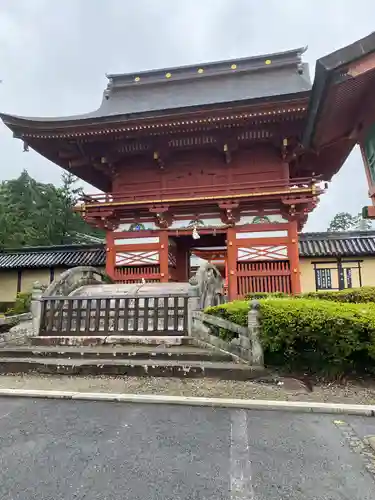 美濃國一宮　南宮大社の山門・神門