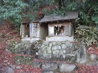 岩谷の滝大聖院の末社・摂社