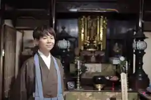 専修院の本殿・本堂(2022年02月17日(木) 20時22分16秒投稿)