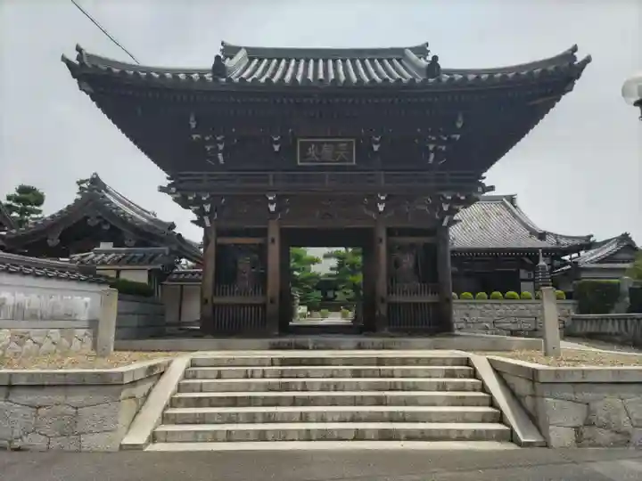常楽寺の山門・神門