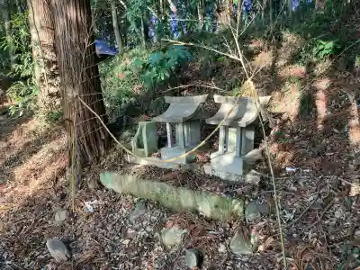 高尾神社の{uncategorized: "未分類", other: "その他", undefined: "問題あり", building: "その他建物", grave: "お墓", sacred_gate: "鳥居", guardian: "狛犬", statue: "像", buddha: "仏像", history: "歴史", nature: "自然", garden: "庭園", animal: "動物", pagoda: "塔", temizu: "手水舎", mountain_gate: "山門・神門", sanctuary: "本殿・本堂", subordinate: "末社・摂社", art: "芸術", scenery: "景色", jizo: "地蔵", ema: "絵馬", goshuin: "御朱印", omikuji: "おみくじ", items: "授与品その他", amulet: "お守り", goshuincho: "御朱印帳", eats: "食事", festival: "お祭り", votive_dance: "神楽", shichigosan: "七五三参", wedding: "結婚式", experience: "体験その他", initially: "初詣", around: "周辺", anti_infection: "感染症対策"}