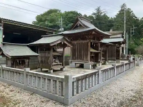 手接神社の{uncategorized: "未分類", other: "その他", undefined: "問題あり", building: "その他建物", grave: "お墓", sacred_gate: "鳥居", guardian: "狛犬", statue: "像", buddha: "仏像", history: "歴史", nature: "自然", garden: "庭園", animal: "動物", pagoda: "塔", temizu: "手水舎", mountain_gate: "山門・神門", sanctuary: "本殿・本堂", subordinate: "末社・摂社", art: "芸術", scenery: "景色", jizo: "地蔵", ema: "絵馬", goshuin: "御朱印", omikuji: "おみくじ", items: "授与品その他", amulet: "お守り", goshuincho: "御朱印帳", eats: "食事", festival: "お祭り", votive_dance: "神楽", shichigosan: "七五三参", wedding: "結婚式", experience: "体験その他", initially: "初詣", around: "周辺", anti_infection: "感染症対策"}