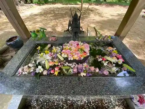 正一位 若草稲荷神社の手水舎