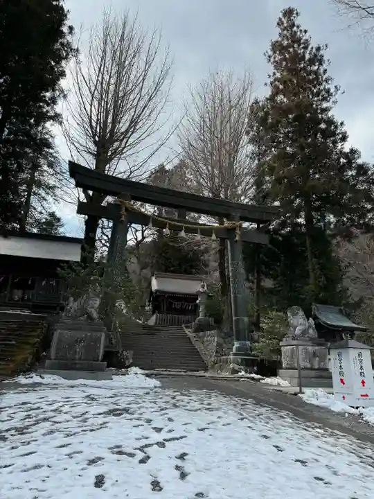 諏訪大社上社前宮(長野県)