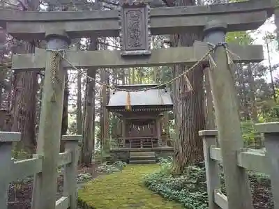 志鷹神社の鳥居