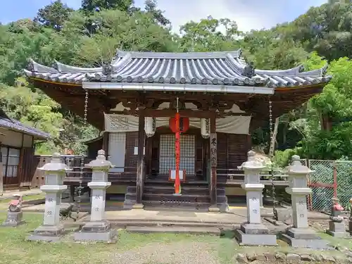 東大寺 不動堂の本殿・本堂