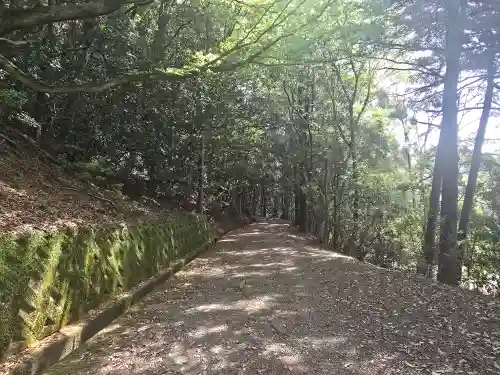 白乳神社（春日大社境外末社）(奈良県)