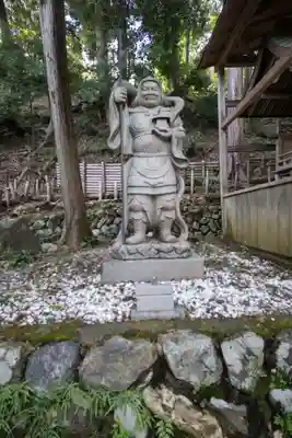 御髪神社の像