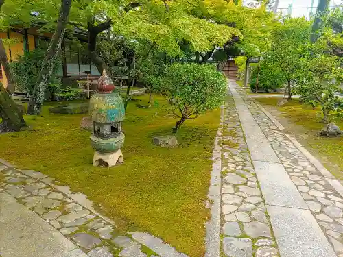 青大悲寺の庭園