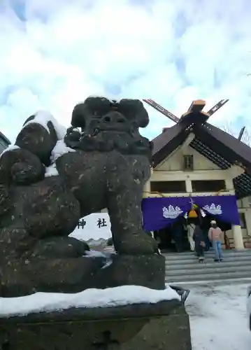 江南神社の狛犬