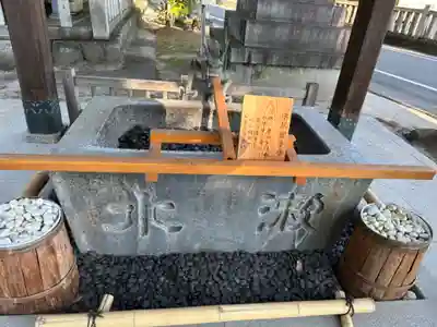 堤治神社の手水舎