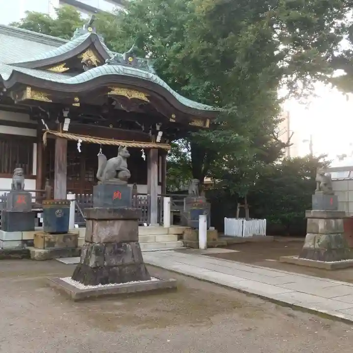 綾瀬稲荷神社の本殿・本堂